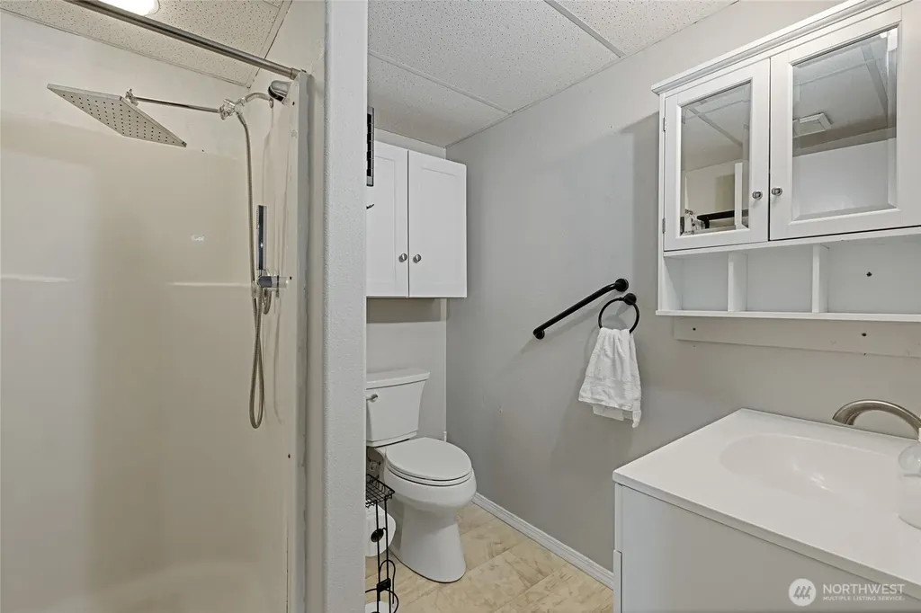 8 Lakewood Oaks Drive SW Lakewood WA 98499