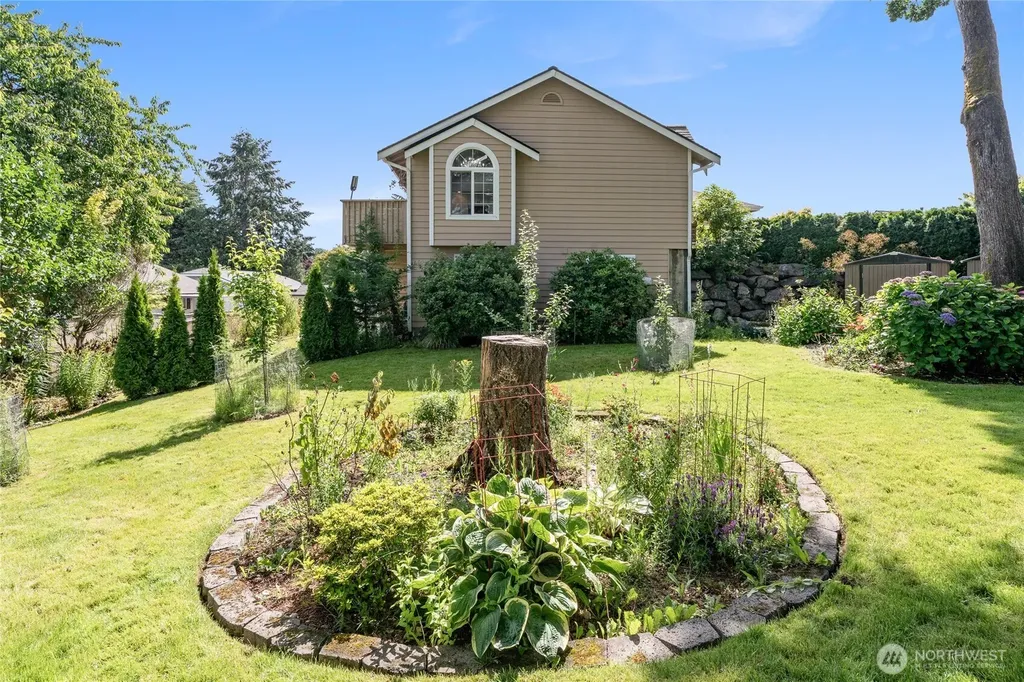 8 Lakewood Oaks Drive SW Lakewood WA 98499