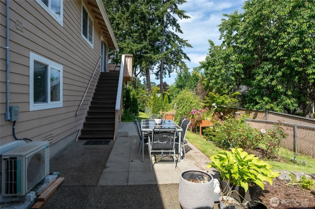8 Lakewood Oaks Drive SW Lakewood WA 98499