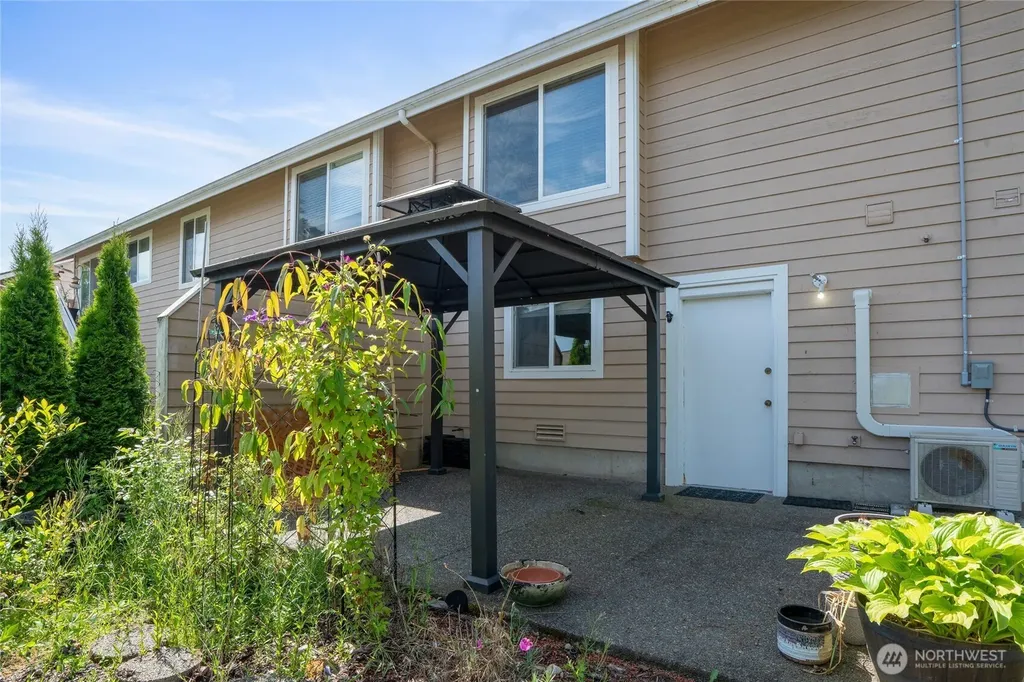 8 Lakewood Oaks Drive SW Lakewood WA 98499