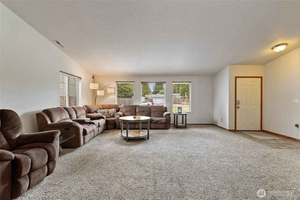 15914 85th Avenue E Puyallup WA 98375