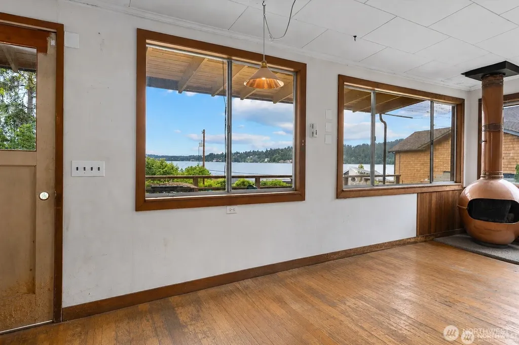 14238 41st Avenue NE Seattle WA 98125