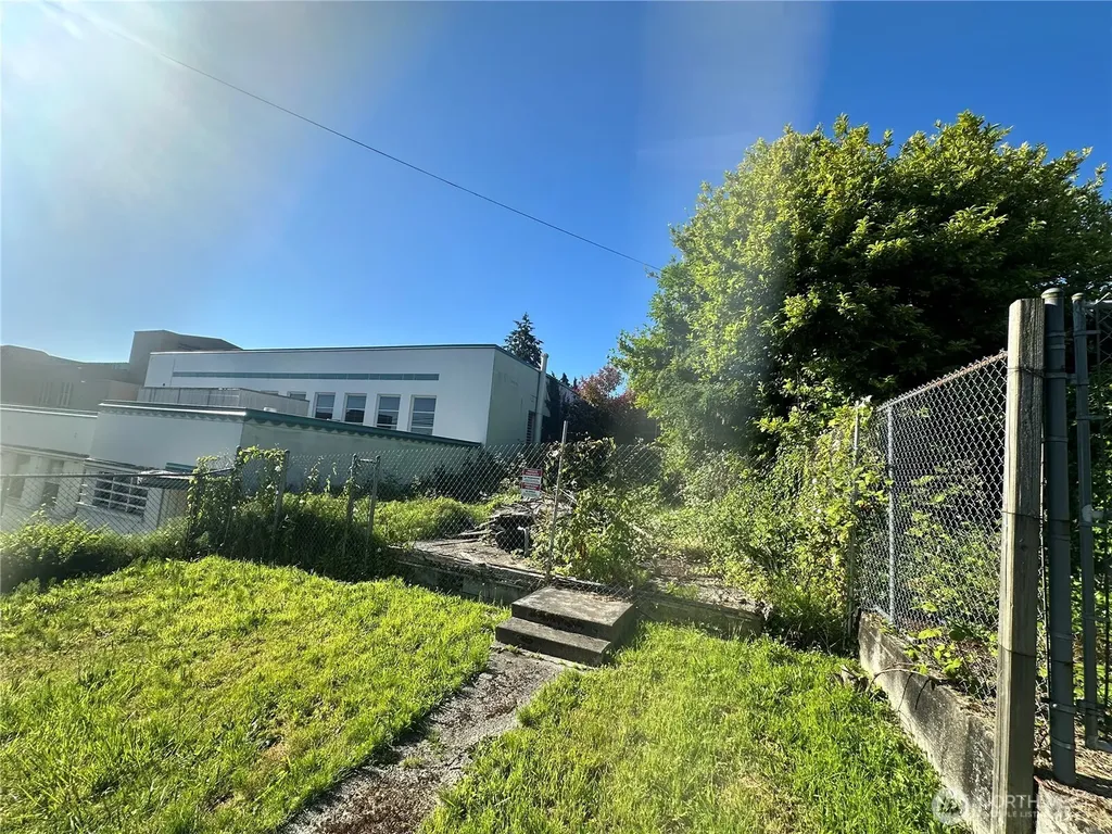 1210 35th Street Everett WA 98201