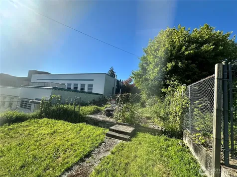 1210 35th Street Everett WA 98201