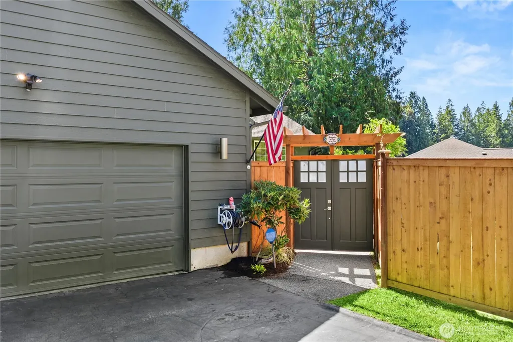 120 E Old Ranch Road Allyn WA 98524