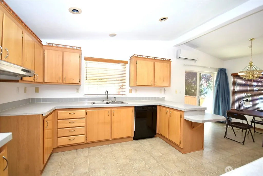 612 N Seventh Avenue Sequim WA 98382