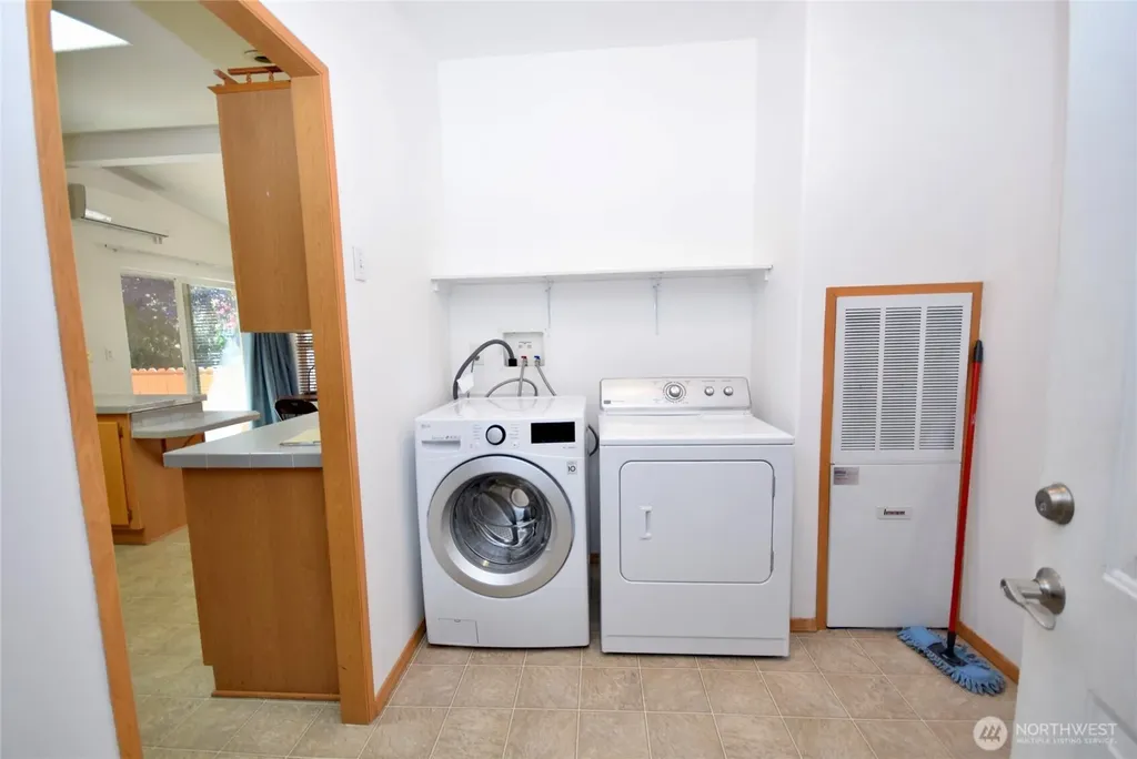 612 N Seventh Avenue Sequim WA 98382