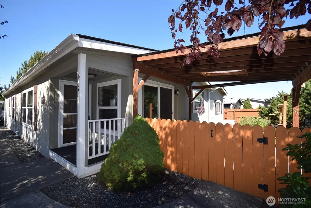 612 N Seventh Avenue Sequim WA 98382