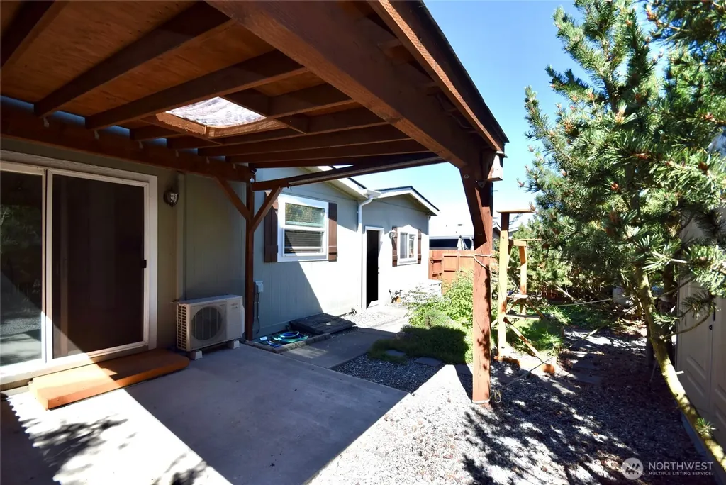 612 N Seventh Avenue Sequim WA 98382