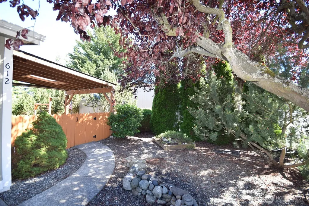 612 N Seventh Avenue Sequim WA 98382