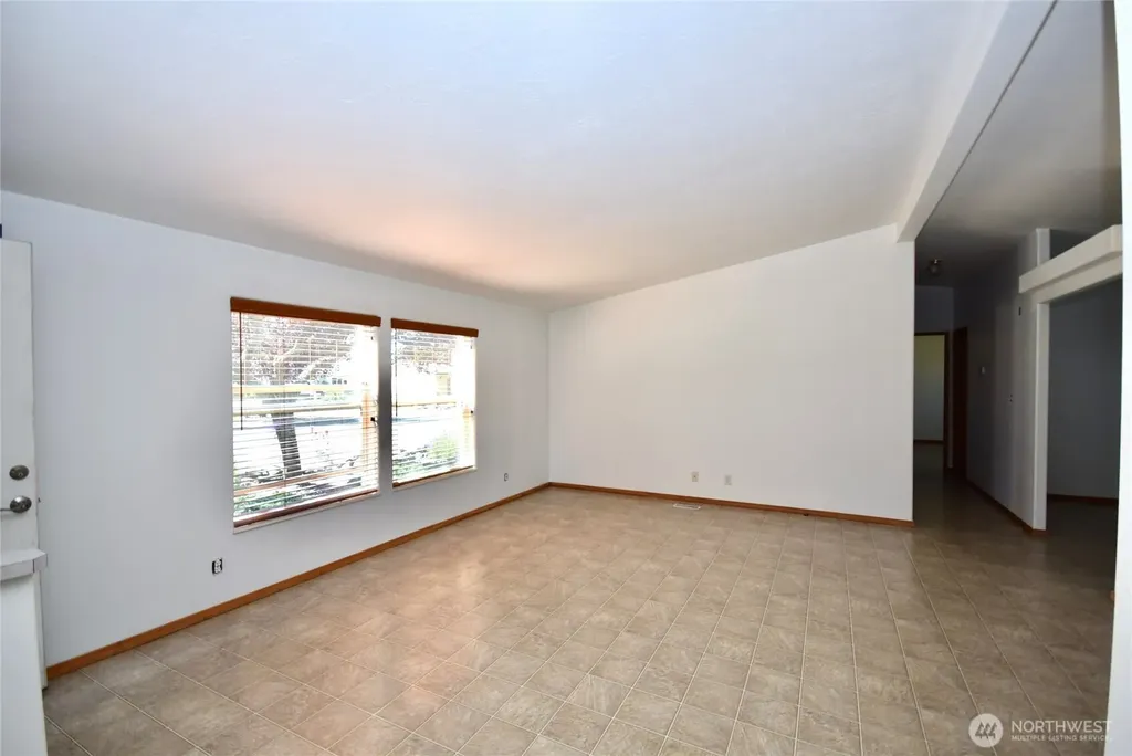 612 N Seventh Avenue Sequim WA 98382