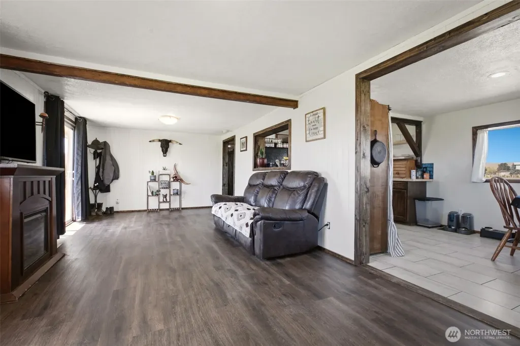 1240 W Huntzinger Road Selah WA 98942