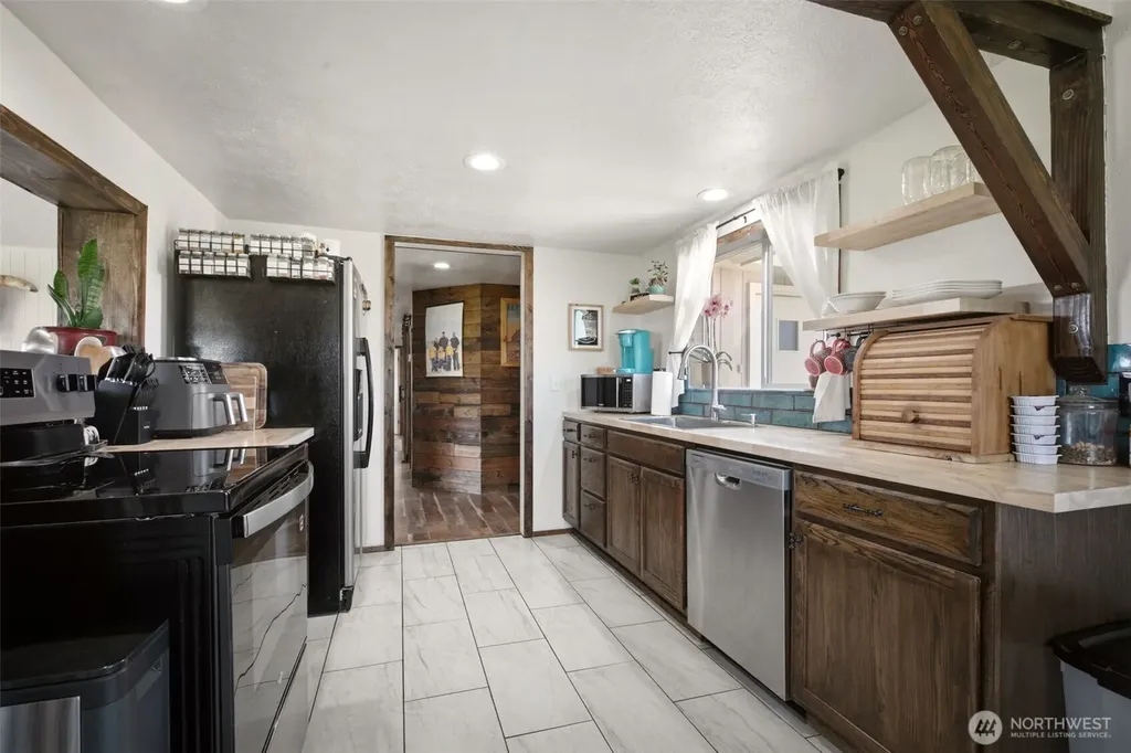 1240 W Huntzinger Road Selah WA 98942