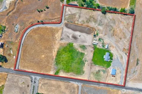 1240 W Huntzinger Road Selah WA 98942