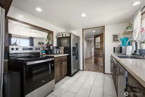 1240 W Huntzinger Road Selah WA 98942