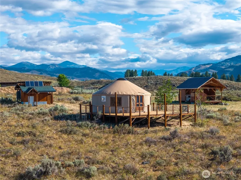 35 Chewuch Heights Road Winthrop WA 98862