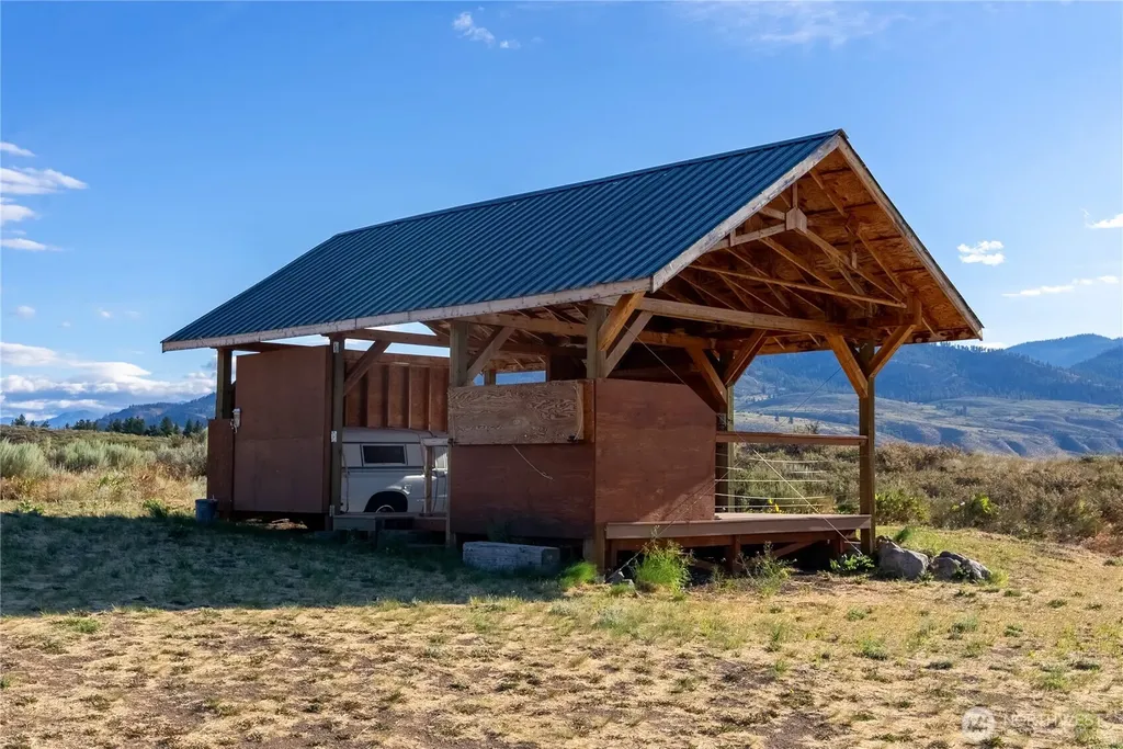 35 Chewuch Heights Road Winthrop WA 98862
