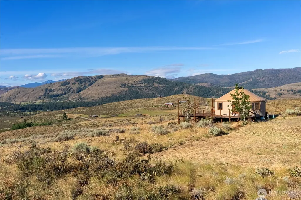 35 Chewuch Heights Road Winthrop WA 98862