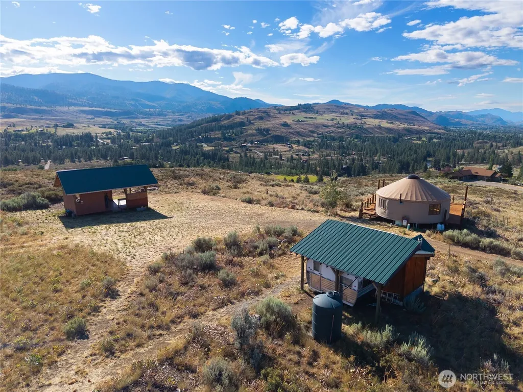 35 Chewuch Heights Road Winthrop WA 98862