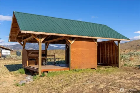 35 Chewuch Heights Road Winthrop WA 98862