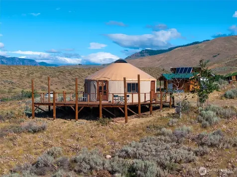 35 Chewuch Heights Road Winthrop WA 98862