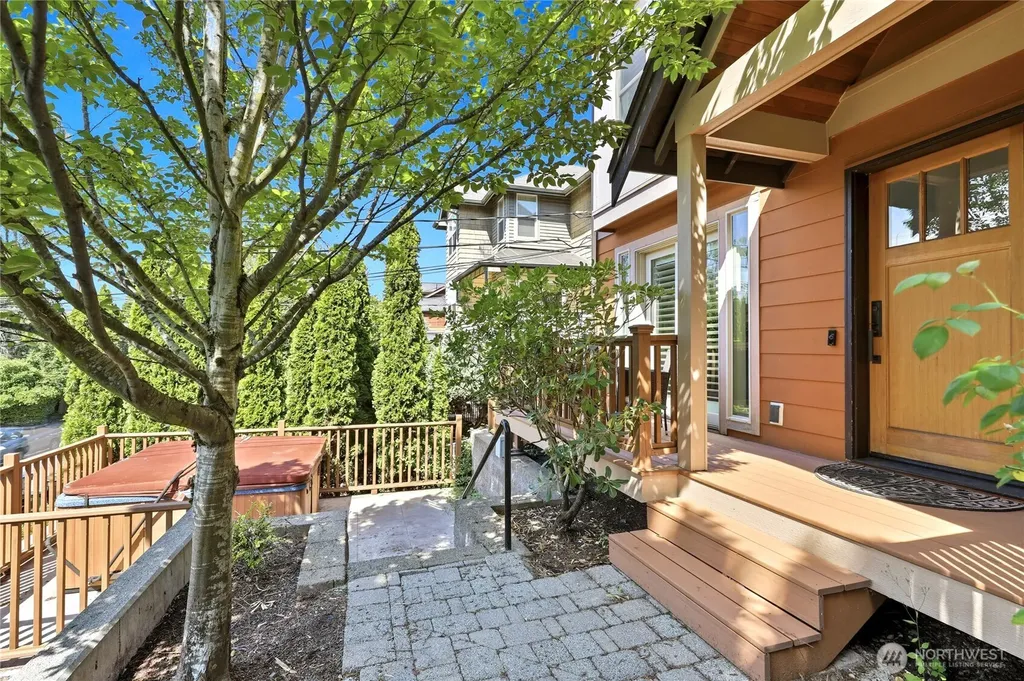 3128 Franklin Avenue E Seattle WA 98102