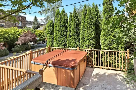 3128 Franklin Avenue E Seattle WA 98102