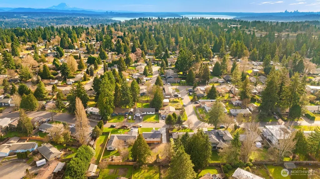 8708 NE 140th Street Kirkland WA 98034
