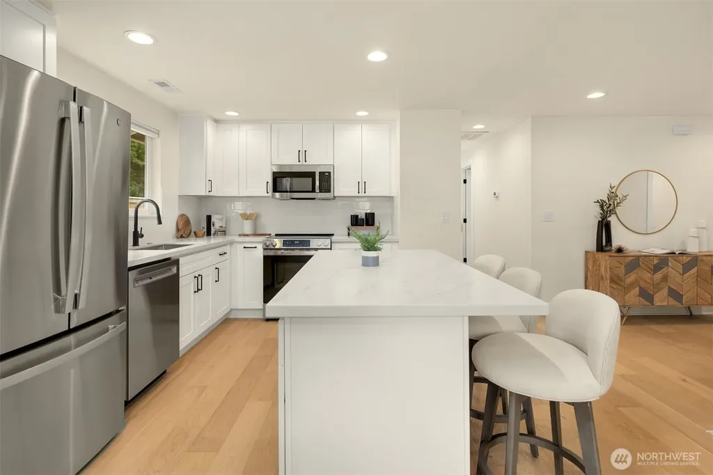 8708 NE 140th Street Kirkland WA 98034