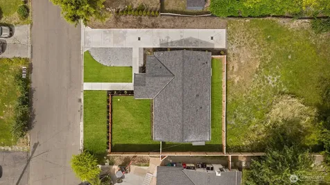 8708 NE 140th Street Kirkland WA 98034