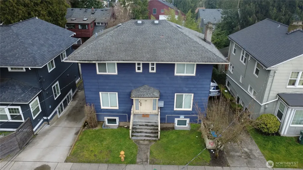 5026 20th Avenue NE Seattle WA 98105