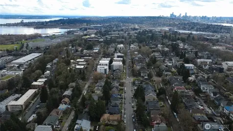 5026 20th Avenue NE Seattle WA 98105