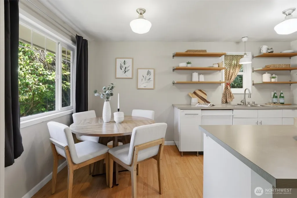 7752 17th Avenue SW Seattle WA 98106