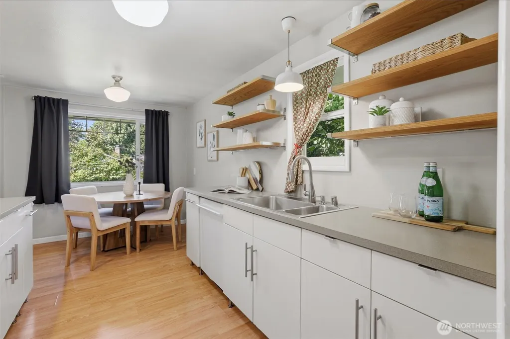 7752 17th Avenue SW Seattle WA 98106