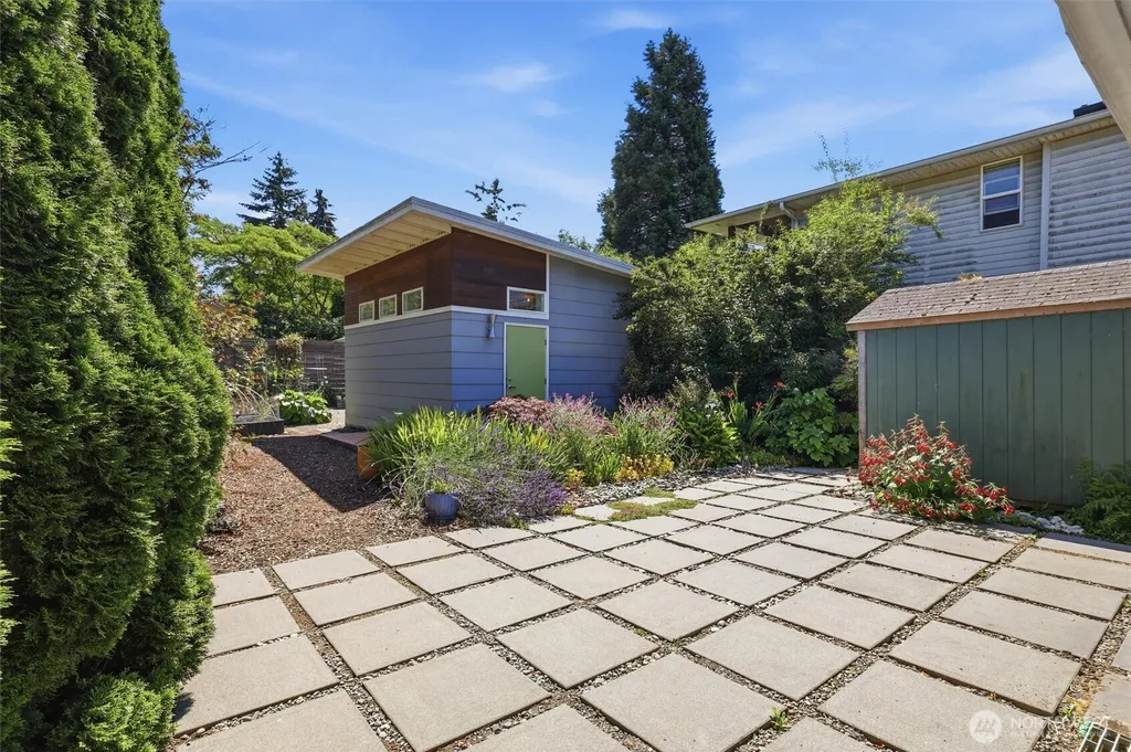 7752 17th Avenue SW Seattle WA 98106