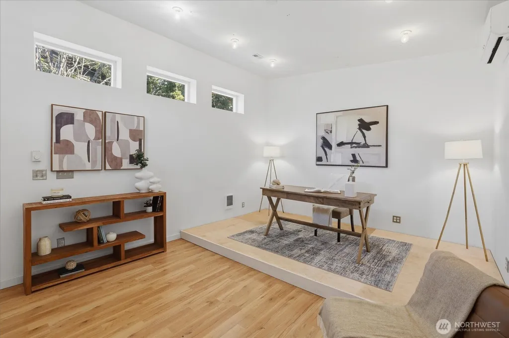 7752 17th Avenue SW Seattle WA 98106