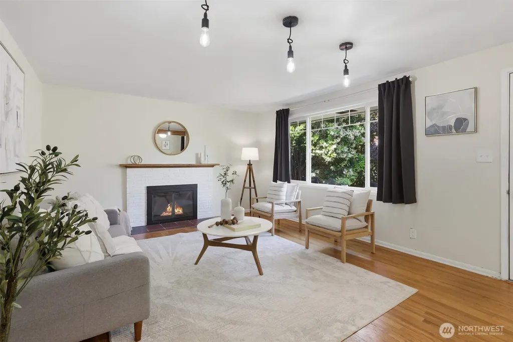 7752 17th Avenue SW Seattle WA 98106