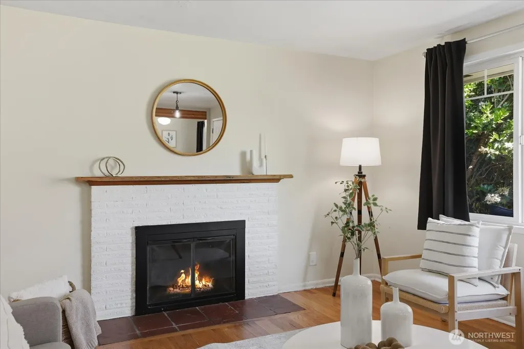 7752 17th Avenue SW Seattle WA 98106