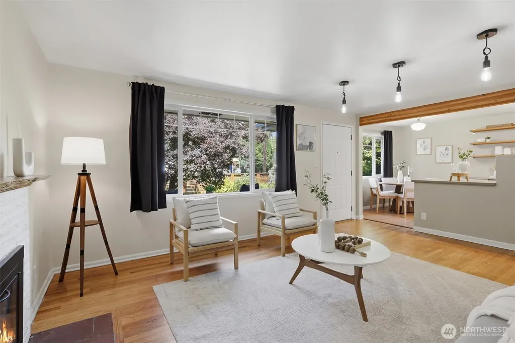 7752 17th Avenue SW Seattle WA 98106
