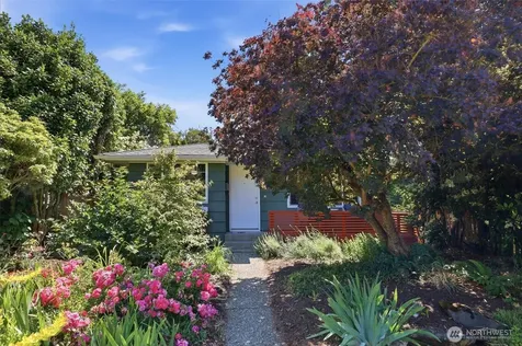 7752 17th Avenue SW Seattle WA 98106