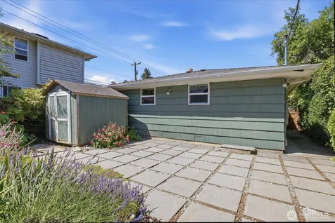 7752 17th Avenue SW Seattle WA 98106