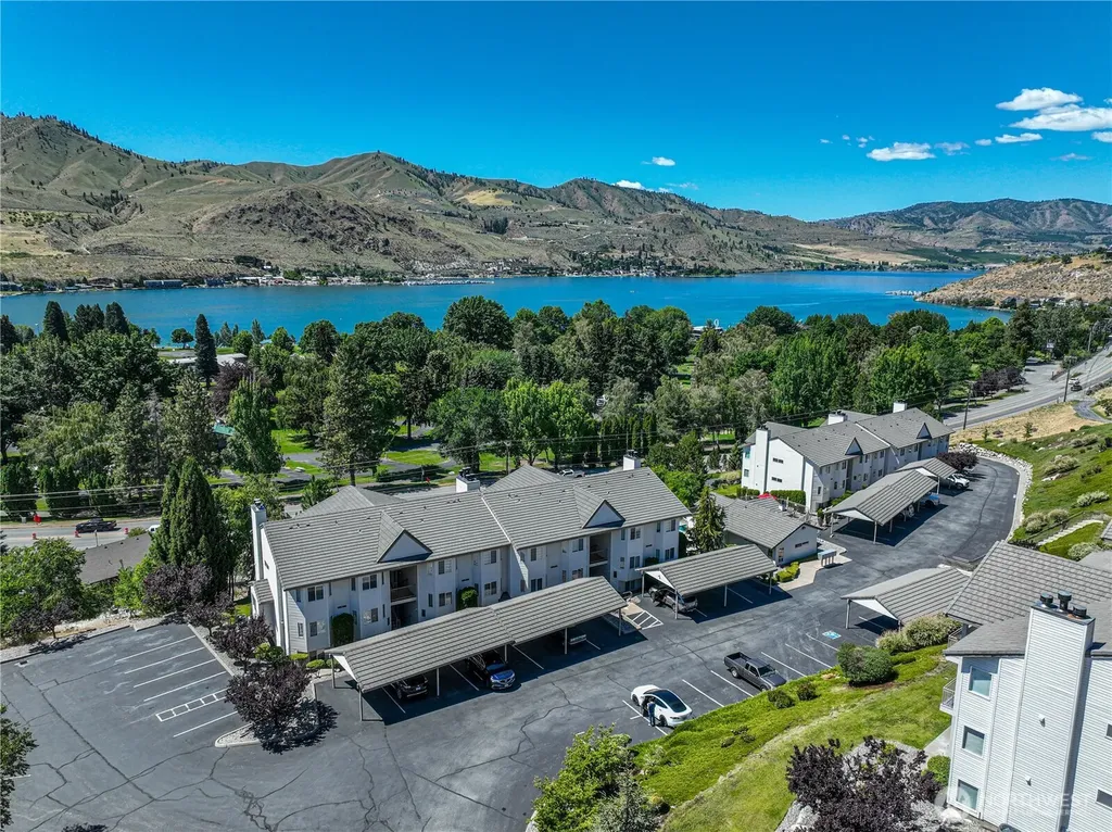 808 W Manson Highway Chelan WA 98816