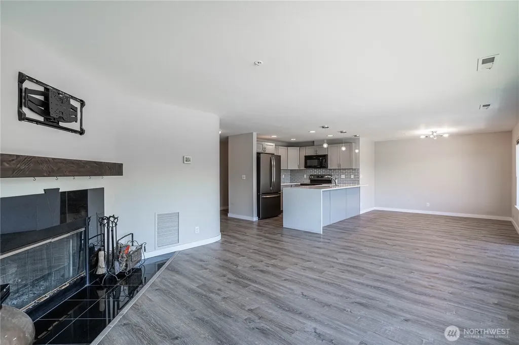 808 W Manson Highway Chelan WA 98816
