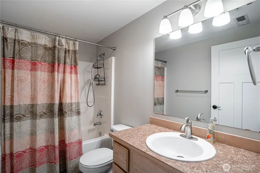 808 W Manson Highway Chelan WA 98816