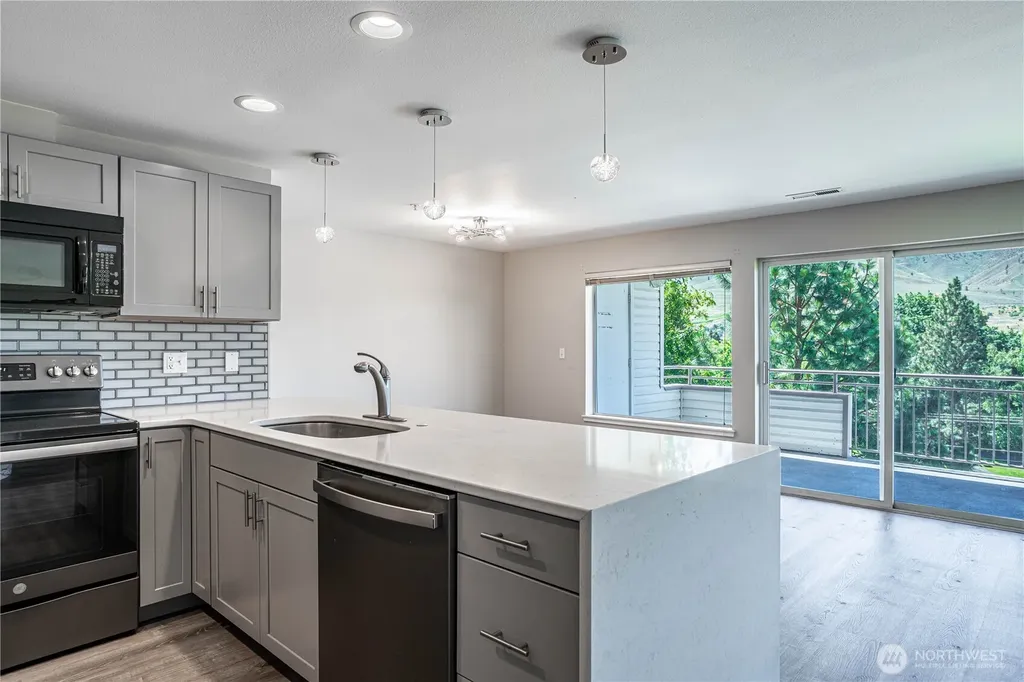 808 W Manson Highway Chelan WA 98816