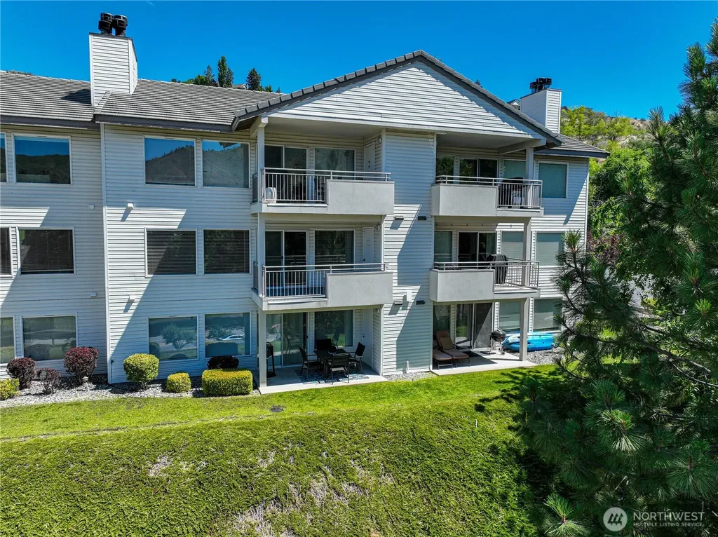 808 W Manson Highway Chelan WA 98816