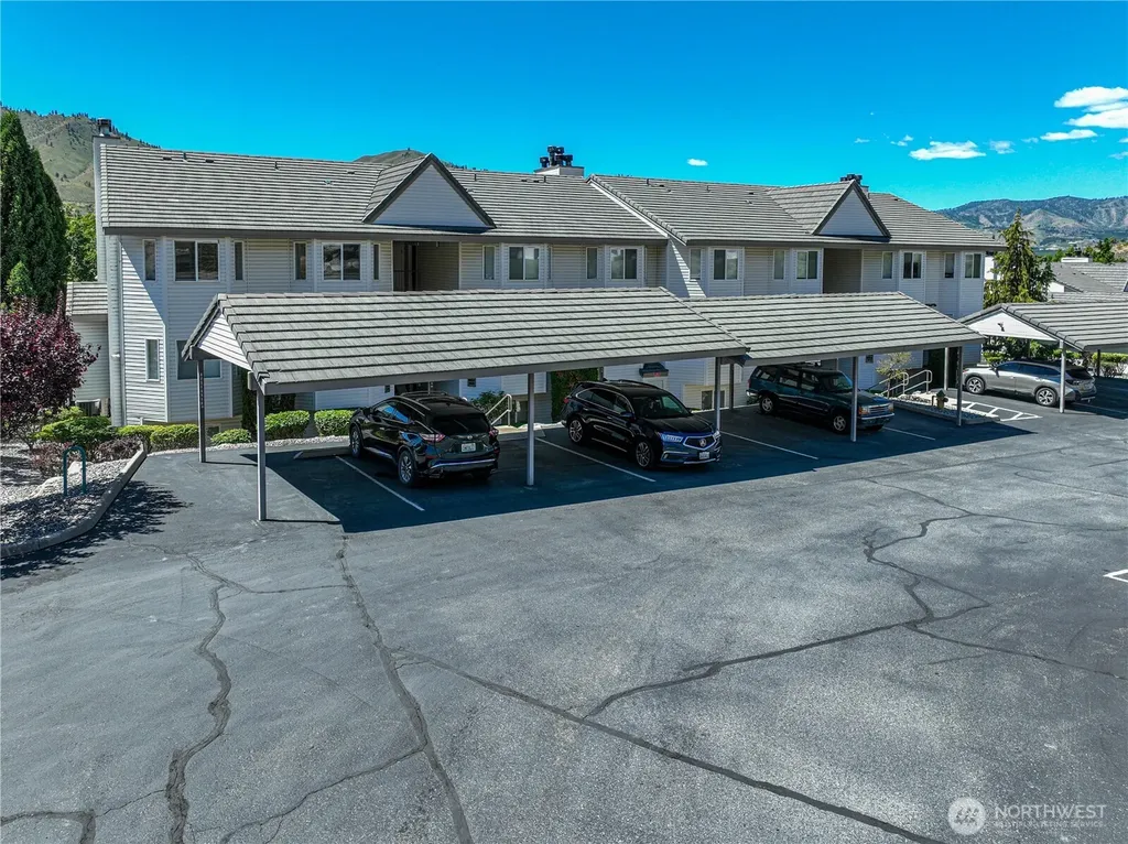 808 W Manson Highway Chelan WA 98816