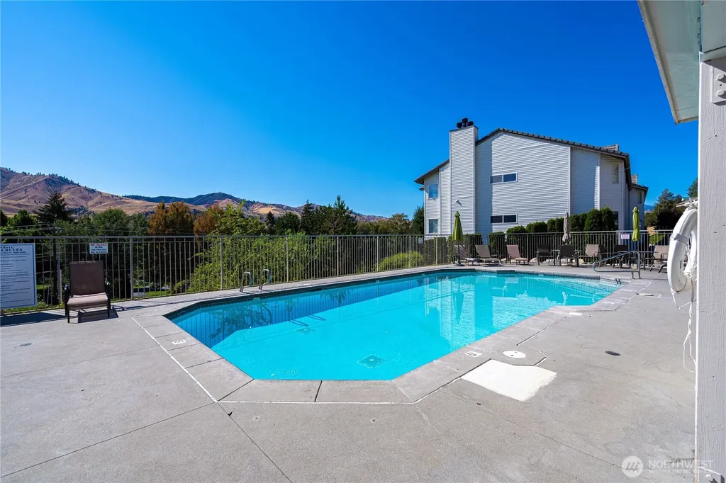 808 W Manson Highway Chelan WA 98816