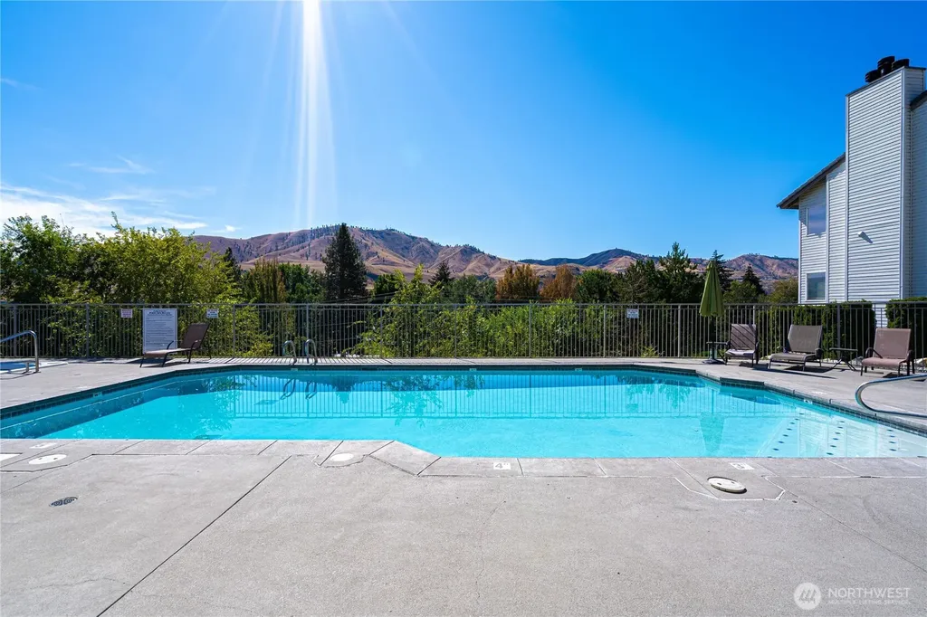 808 W Manson Highway Chelan WA 98816