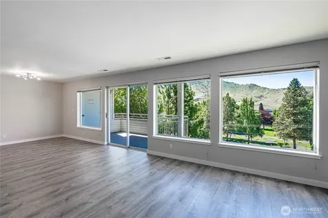 808 W Manson Highway Chelan WA 98816
